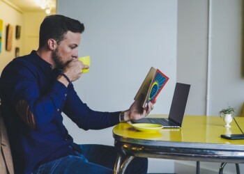 Come lavorare da remoto felici e senza stress: i sette consigli di Andrea Ciofani, CEO di AccademyQue