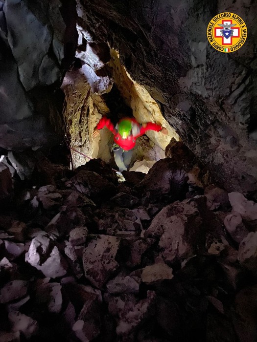 Speleologo bloccato: era sceso con padre e fratello