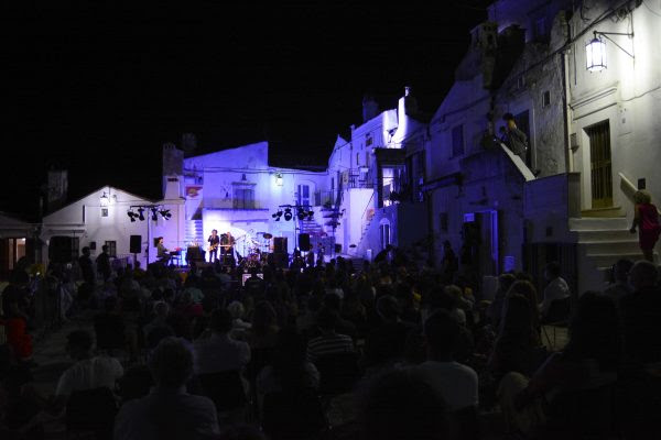 La svolta radicale nell’economia e nella visione del mondo parte da una rivoluzione culturale