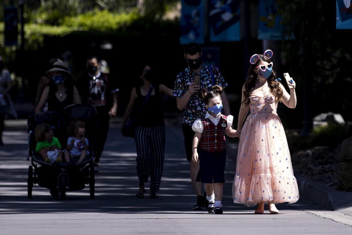 Usa: torna mascherina a Disneyland in Florida e California