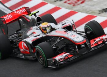 Venduta a quasi 5 milioni di sterline la McLaren F1 di Hamilton
