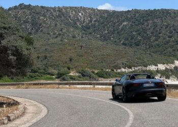 500km di Sardegna a bordo di una Jaguar F-Type
