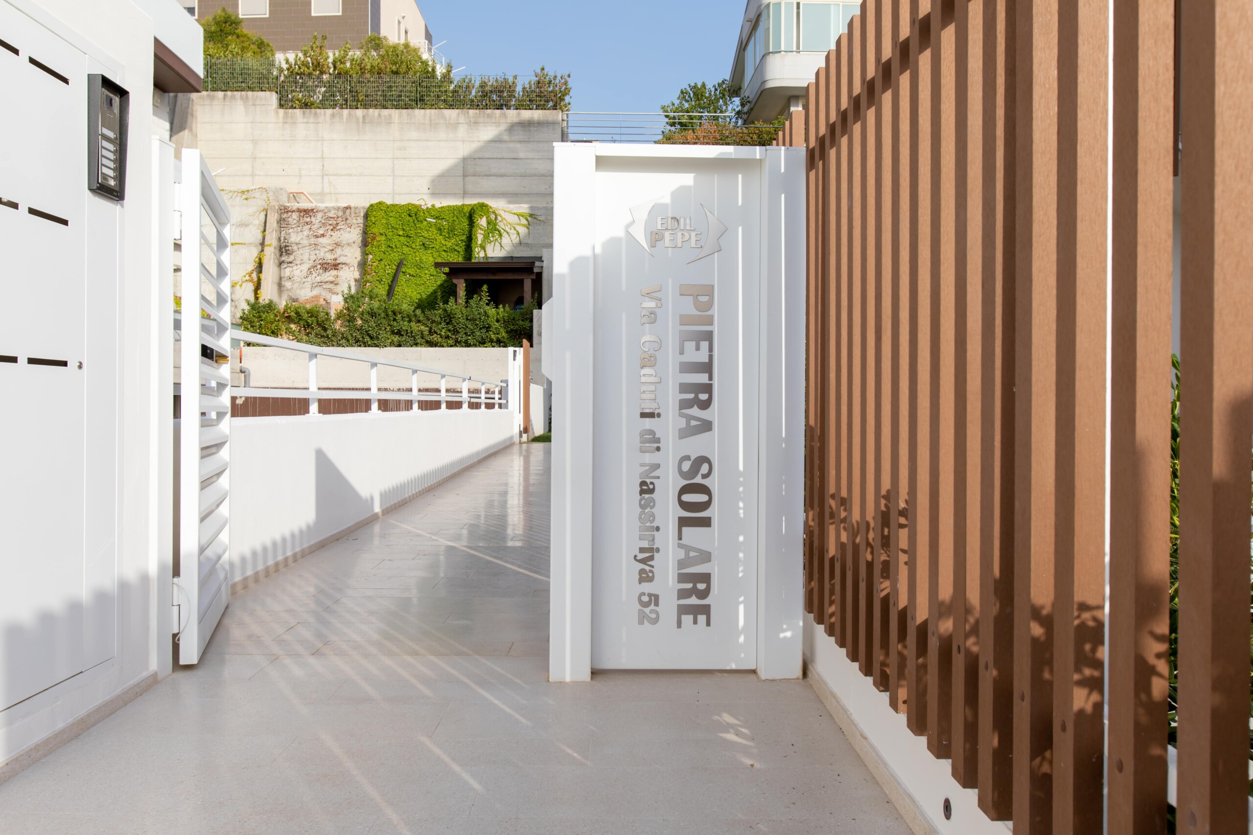 Inaugurato “Pietra Solare”, il primo edificio green con giardino verticale e a impatto zero della Basilicata