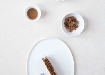 La nocciola, raccontata nel wafer dolce di Enrico Crippa