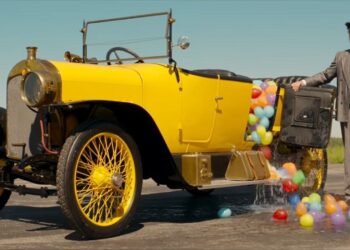 Audi Summer, la storia di un marchio e i gavettoni colorati d’estate