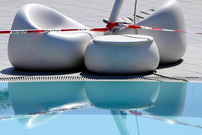 Bambino di 7 anni muore annegato in piscina