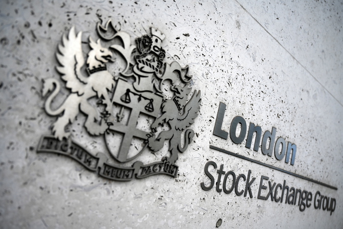 Borsa: Europa conclude leggermente positiva, Londra +0,3%