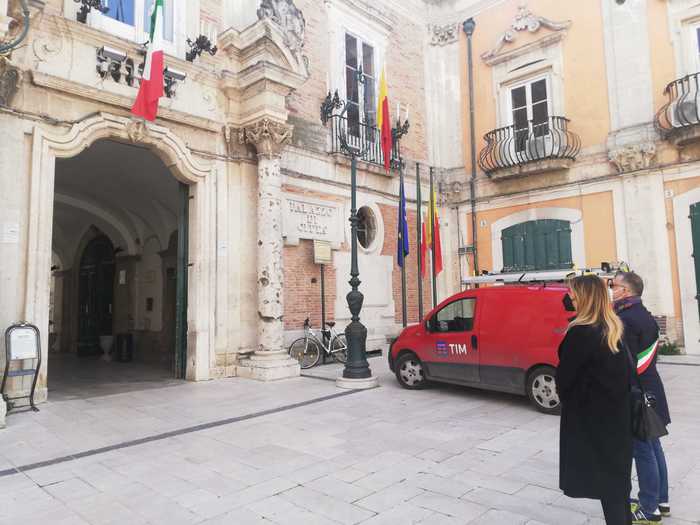 Branco adolescenti aggredisce 12enne autistico nel Foggiano