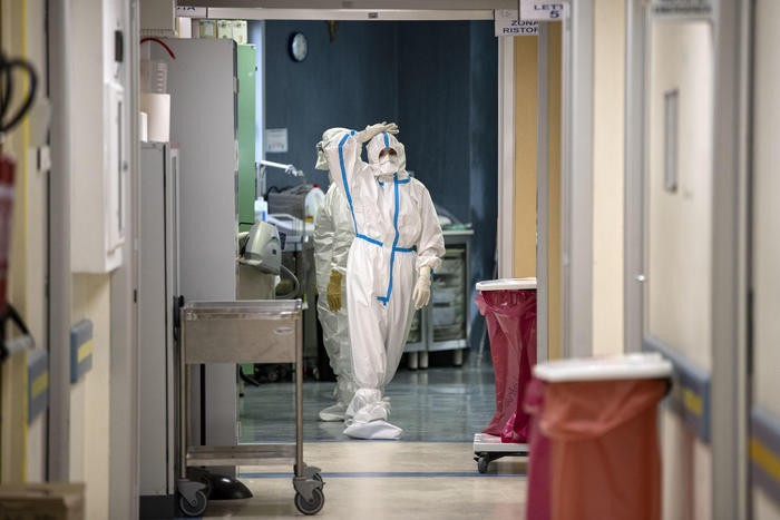 Covid: 4.845 i positivi, 27 le vittime, crescono i ricoveri +126 e le intensive +9