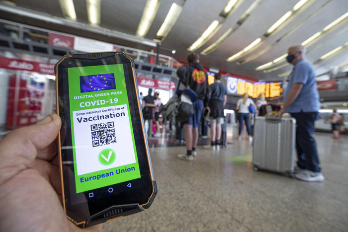 Covid: 6.596 i positivi, 21 le vittime