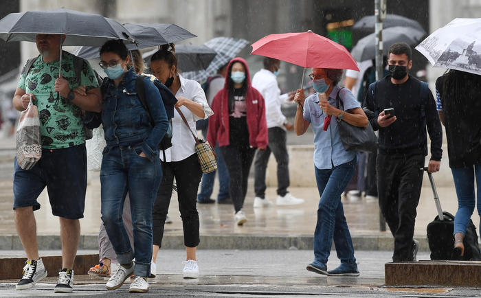 Covid: in Lombardia 806 nuovi casi e 4 decessi