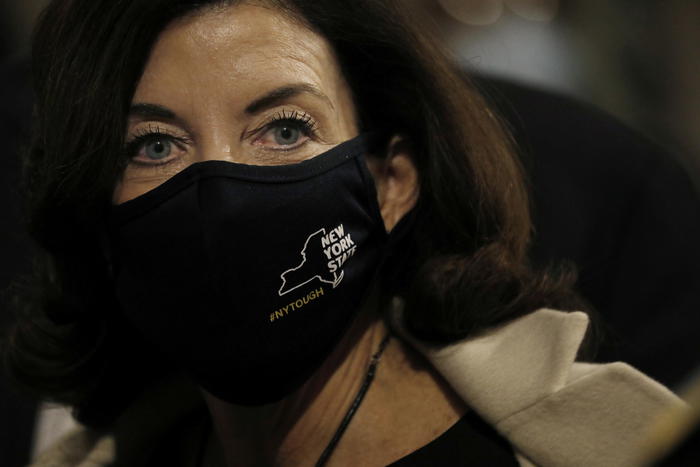 Cuomo: la vice lo scarica, pronta a sostituirlo