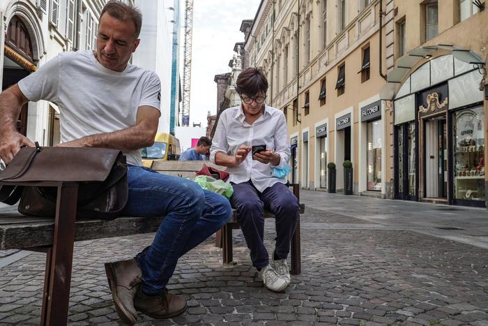 Ecdc-Ema, servono ancora mascherine e distanziamento