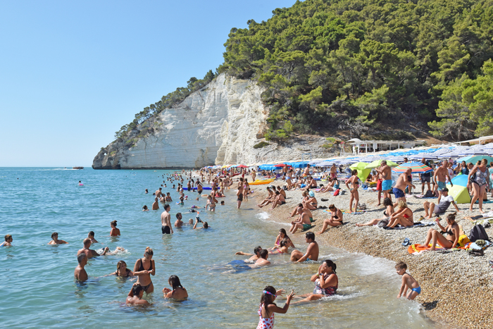 Estate in ripresa per ristoranti e spiagge, non per città d’arte