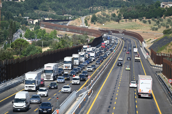 Estate: traffico da bollino rosso verso luoghi vacanza