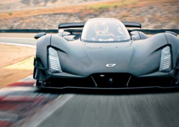 Fast & Furious a Laguna Seca: la Czinger 21C va a 450 kmh e fa il record del giro