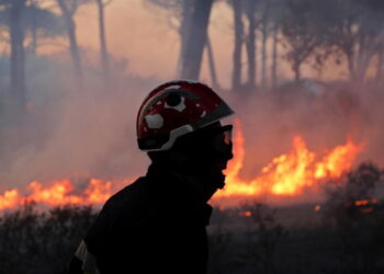 Occorre pertanto un intervento straordinario e più canadair per arginare l’emergenza.
