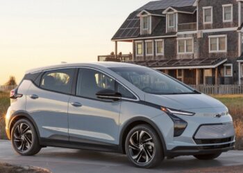 L’elettrica Chevrolet Bolt a rischio incendio, GM richiama tutta la produzione