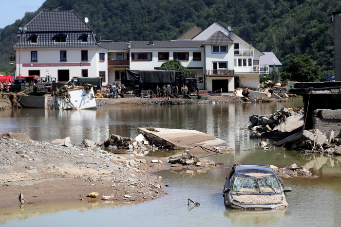 Merkel, fondo da 30 mld per danni alluvione