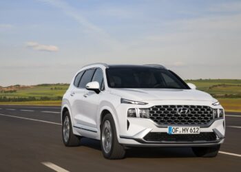 Nuova Santa Fe, ora c’è anche la Plug-in Hybrid