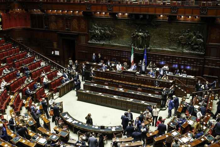 P.a: governo pone fiducia su dl alla Camera