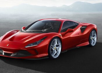 Una Ferrari per battere Google Maps, da Roma a Capo Nord