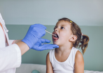 test salivari su 1.200 studenti e docenti, pochi i positivi