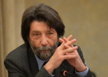 Massimo Cacciari si esprime così dopo la conferenza nella quale il premier Mario Draghi ha fatto riferimento all’obbligo di vaccinazione,