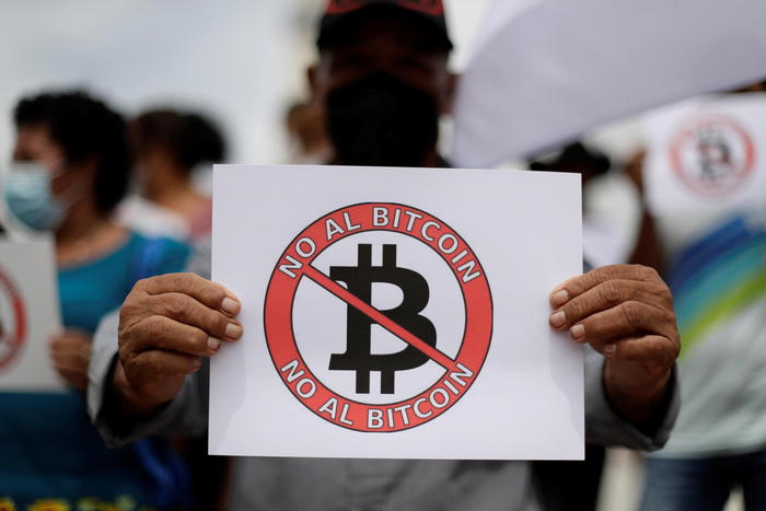 A El Salvador bitcoin ha corso legale insieme al dollaro