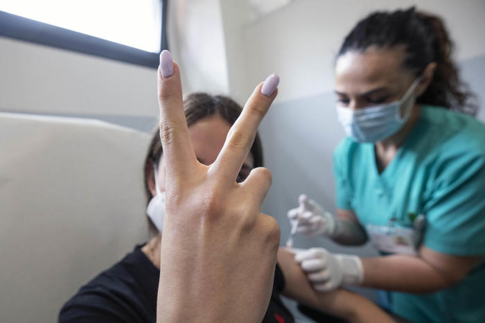 Covid: 3.838 positivi, 26 le vittime