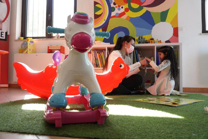 Covid: in Usa è boom tra i minori, +240% in un mese