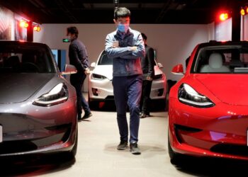 Elettriche, Tesla ancora leader mondiale. Volkswagen padrona in Europa. Ecco le classifiche