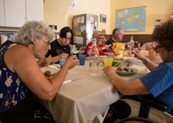 Una risposta concreta per le nuove povertà post-covid: tutti in piazza con l’evento solidale ‘Un pasto al giorno’