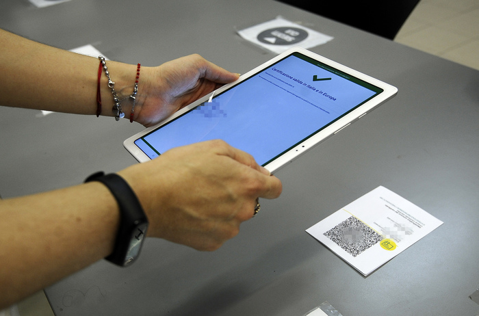 Ft, sul green pass l’Italia sceglie la linea dura