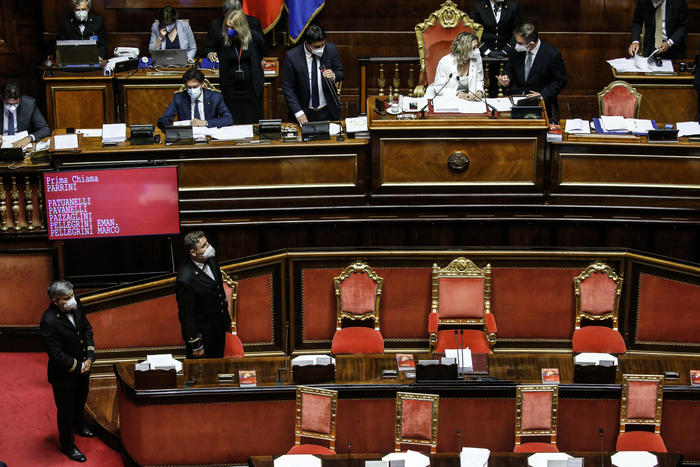 Green pass: al Senato slitta a mercoledì. Salvini: tamponi gratis