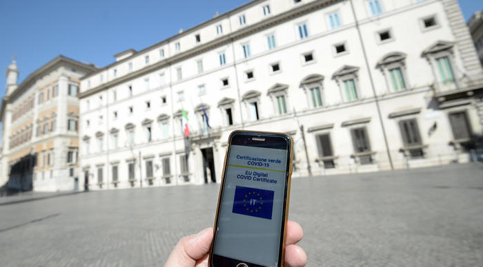 Green pass: verso dl unico in Cdm per lavoro pubblico-privato