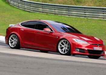 L’ultimo record mondiale della Tesla Model S Plaid