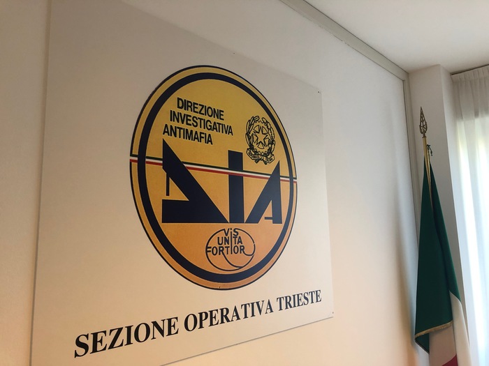 Mafia: intimidazioni per controllo fiera Bibione, arresti