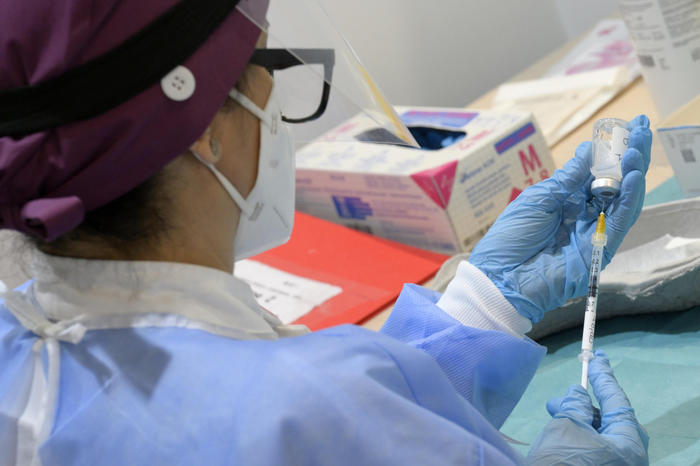 Primi di ottobre parere dell’Ema su terza dose e richiami