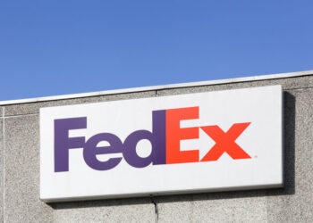 Questo esperto consiglia di comprare le azioni FedEx per il calo dopo gli utili del Q1