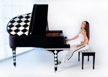 Il Premio Kinéo Arte/Musica a Lola Astanova