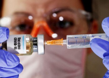 L’immunologa e biologa virale Dr. Jessica Rose: “I rischi del vaccino superano i benefici nei giovani”