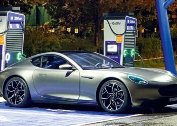 Auto elettriche, la batteria che si ricarica in 5 minuti è realtà