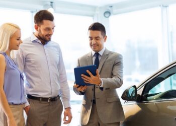 Auto: più di due mesi per sceglierla, tre anni e mezzo per pagarla