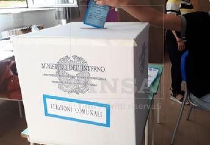 Ballottaggi: alle 19 ha votato il 26,7% -5%