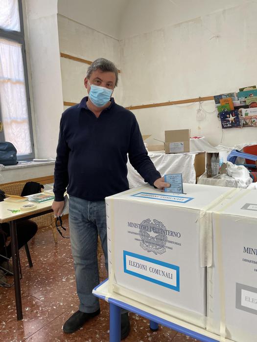 Ballottaggi: Calenda, con aria mesta ma ho fatto il mio dovere