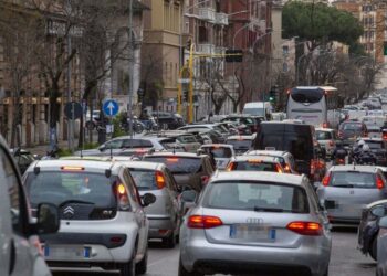 Bus pubblici inquinanti: oltre la metà ha emissioni fino a Euro 4
