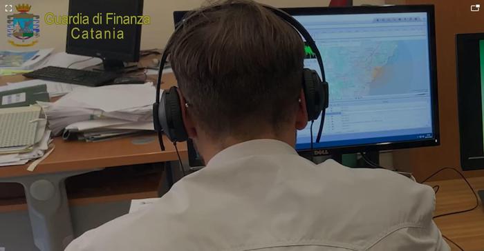 Corruzione, Gdf Catania arresta due funzionari pubblici