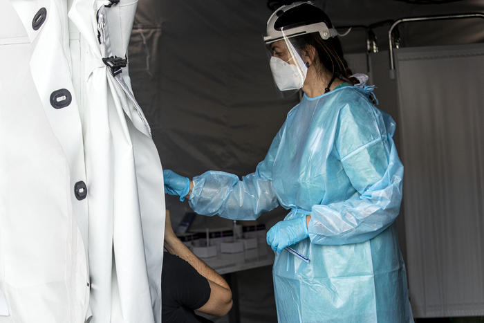 Covid: 2.772 positivi, 37 le vittime