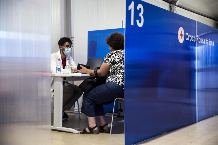 Covid: Fvg, un decesso,scendono ricoveri in reparti ordinari